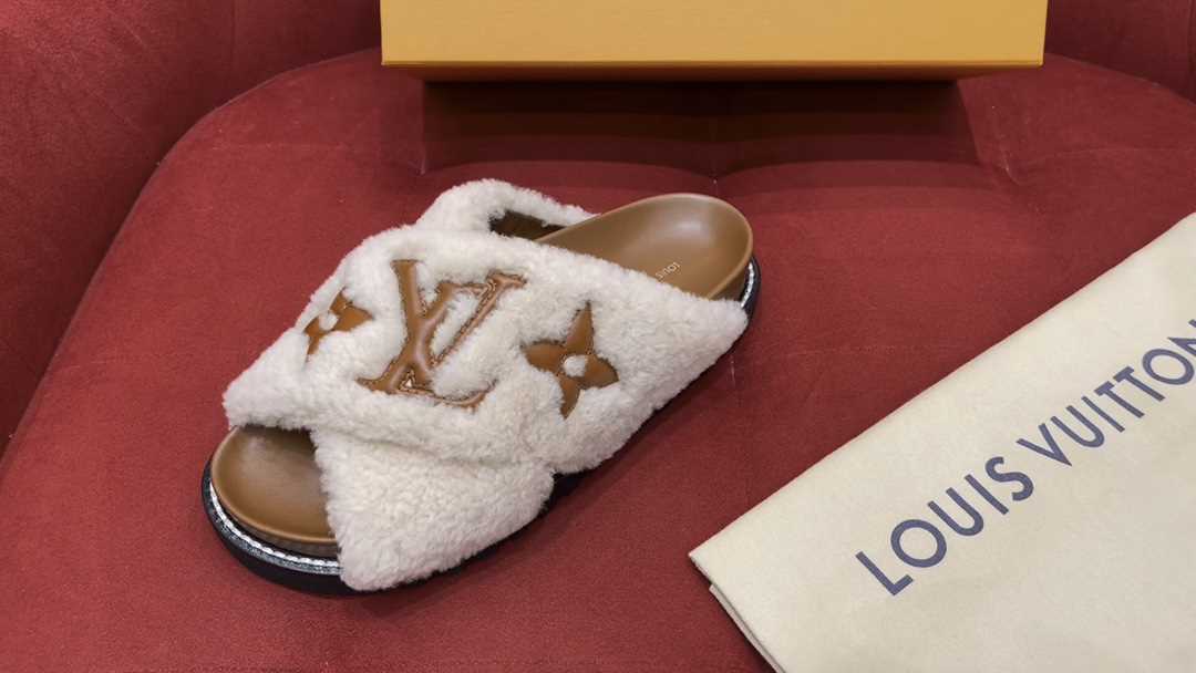 At Cheap Price Louis Vuitton Slippers Shoes Wool